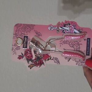 Ed Hardy Pink Eyelash Curler